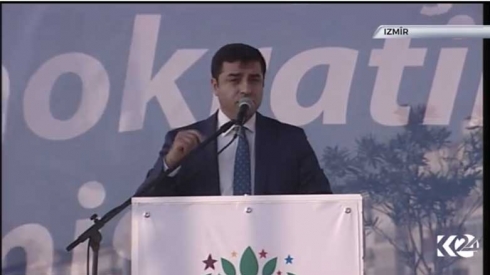 Demîrtaş: li Tirkiyê demokrasî nîne